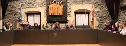 Urmendi haur-eskola, industriaguneetako hondakinak eta tentsio handiko eremu izateko eskaera aztergai otsaileko plenoan